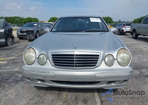 2001 Mercedes-Benz E 320 из США, поврежденный, VIN WDBJF65J81B190397